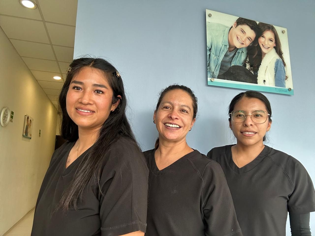 Equipo completo de doctoras de DentPRO